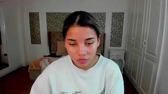 Snapshot of Mayaa_ross chatting on September 2025 02:04:02 AM Mayaa ross online show from September 2025 02:04:02 AM