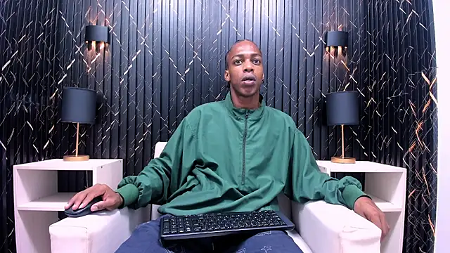 Snapshot of LarryCollin chatting on February 2025 03:53:01 AM LarryCollin online show from February 2025 03:53:01 AM