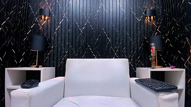 Snapshot of LarryCollin chatting on February 2025 04:18:02 AM LarryCollin online show from February 2025 04:18:02 AM