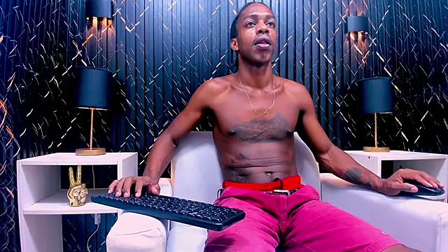 Snapshot of LarryCollin chatting on March 2025 04:47:01 AM LarryCollin online show from March 2025 04:47:01 AM