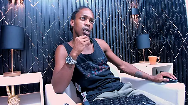 Snapshot of LarryCollin chatting on March 2025 06:17:02 AM LarryCollin online show from March 2025 06:17:02 AM