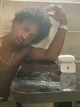 Snapshot of LarryCollin chatting on March 2025 09:45:02 AM LarryCollin online show from March 2025 09:45:02 AM