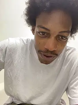 Snapshot of LarryCollin chatting on March 2025 06:40:02 AM LarryCollin online show from March 2025 06:40:02 AM