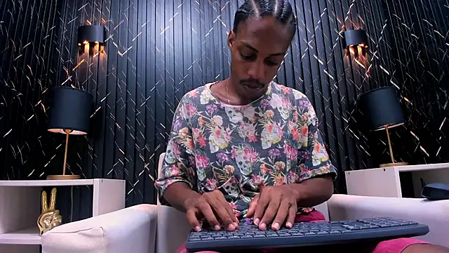 Snapshot of LarryCollin chatting on March 2025 10:11:02 AM LarryCollin online show from March 2025 10:11:02 AM