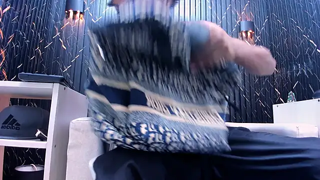 Snapshot of LarryCollin chatting on September 2025 03:41:02 AM LarryCollin online show from September 2025 03:41:02 AM