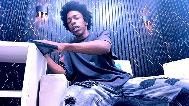 Snapshot of LarryCollin chatting on September 2025 03:11:01 AM LarryCollin online show from September 2025 03:11:01 AM