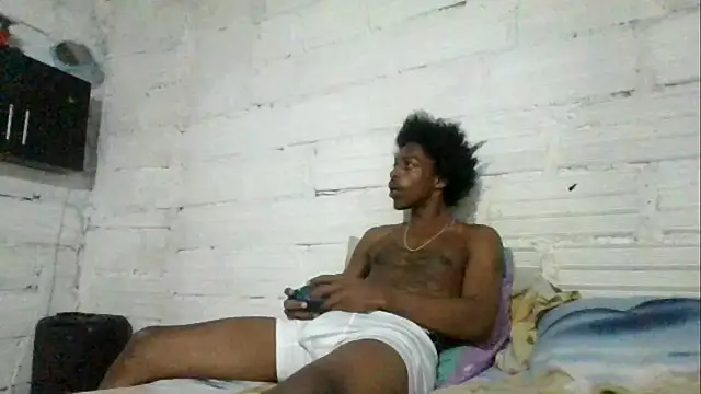 Snapshot of LarryCollin chatting on October 2025 10:21:02 PM LarryCollin online show from October 2025 10:21:02 PM