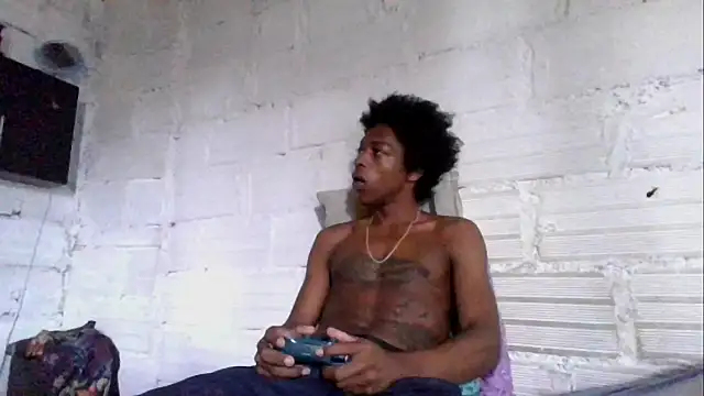 Snapshot of LarryCollin chatting on October 2025 01:22:02 PM LarryCollin online show from October 2025 01:22:02 PM