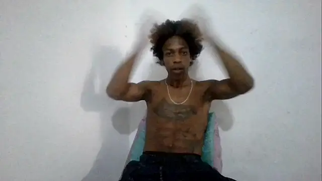 Snapshot of LarryCollin chatting on October 2025 06:01:01 PM LarryCollin online show from October 2025 06:01:01 PM