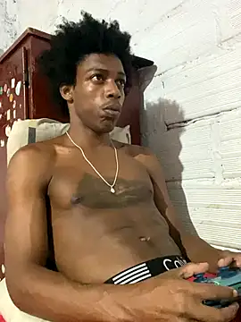 Snapshot of LarryCollin chatting on November 2025 03:09:01 AM LarryCollin online show from November 2025 03:09:01 AM