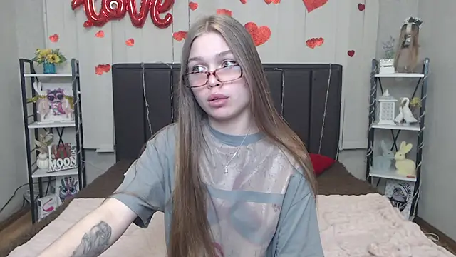 LaraPika online show from May 2026 05:02:02 AM