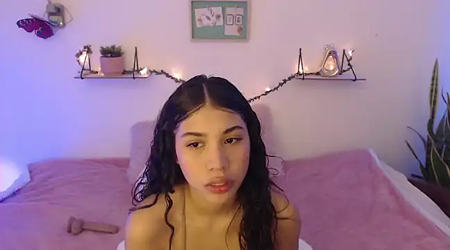 Snapshot of AmberJeong chatting on December 2024 10:27:02 PM AmberJeong online show from December 2024 10:27:02 PM