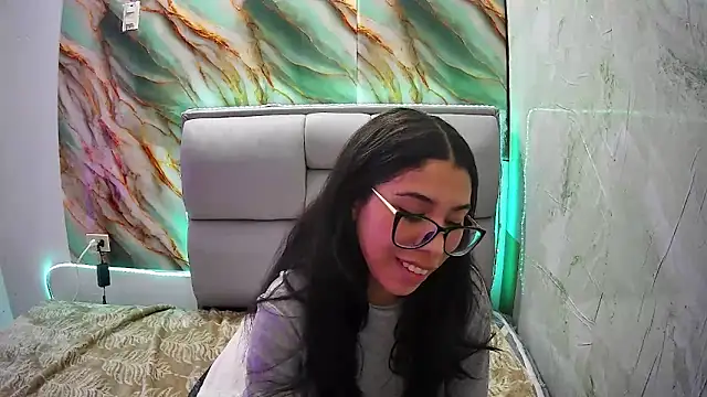 Snapshot of AmberJeong chatting on January 2025 01:00:02 AM AmberJeong online show from January 2025 01:00:02 AM