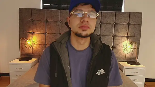 Amadeo Wild online show from March 2025 01:28:02 PM