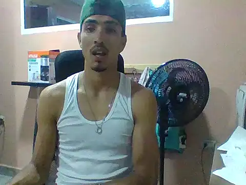 jeremy scott online show from October 2025 01:52:02 AM