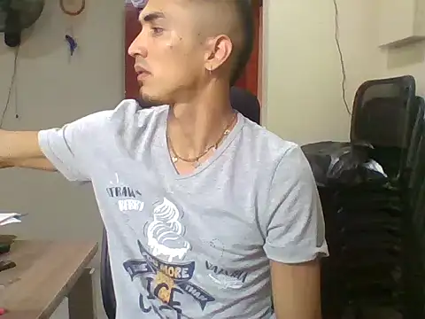 jeremy scott online show from February 2026 05:36:01 PM