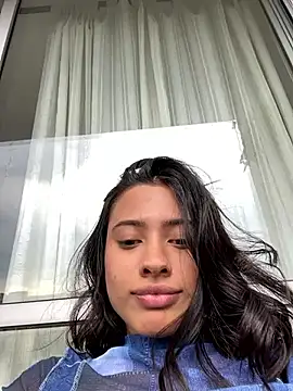 Snapshot of AlessaPears chatting on December 2024 08:55:02 PM AlessaPears online show from December 2024 08:55:02 PM