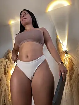 Snapshot of AlessaPears chatting on January 2025 11:06:01 PM AlessaPears online show from January 2025 11:06:01 PM