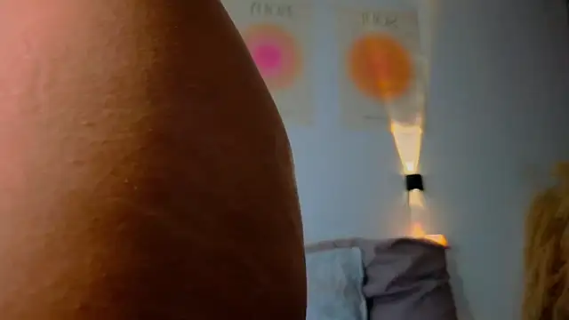 Snapshot of AlessaPears chatting on February 2025 11:30:01 AM AlessaPears online show from February 2025 11:30:01 AM