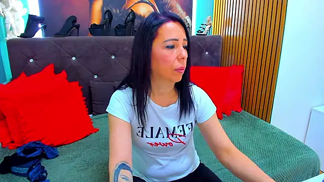 LauraSin online show from May 2026 03:01:02 AM