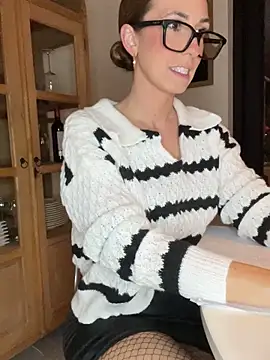 lola tentatiion online show from February 2025 08:34:01 PM