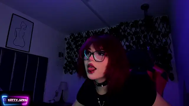 Kitty Gang online show from October 2025 02:01:02 AM