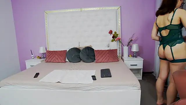 Lenna Paul online show from March 2025 04:27:02 AM