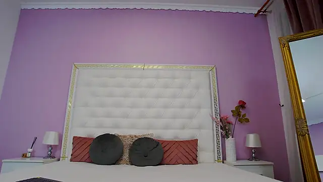 Lenna Paul online show from November 2025 04:45:02 AM