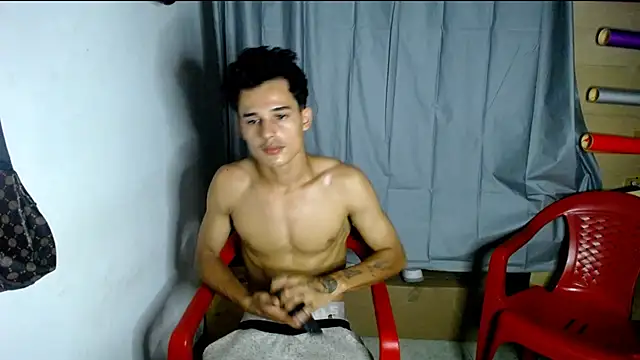 Snapshot of freddy_romas chatting on December 2024 02:30:01 AM freddy romas online show from December 2024 02:30:01 AM