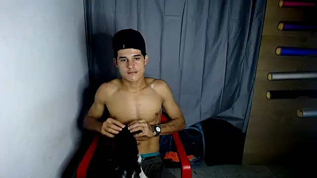 Snapshot of freddy_romas chatting on January 2025 01:37:02 AM freddy romas online show from January 2025 01:37:02 AM