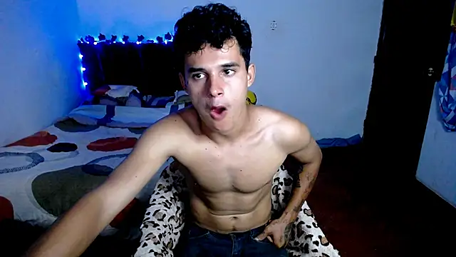 Snapshot of freddy_romas chatting on September 2025 02:57:01 AM freddy romas online show from September 2025 02:57:01 AM