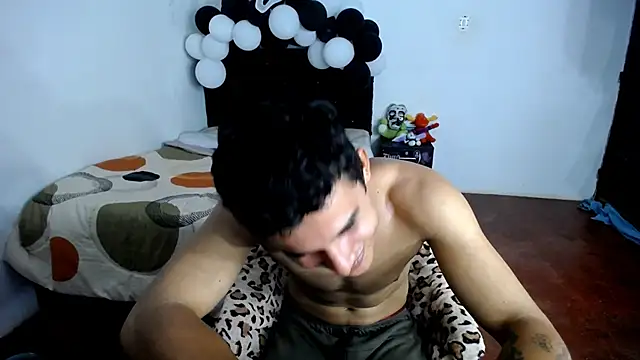 Snapshot of freddy_romas chatting on October 2025 01:03:01 AM freddy romas online show from October 2025 01:03:01 AM