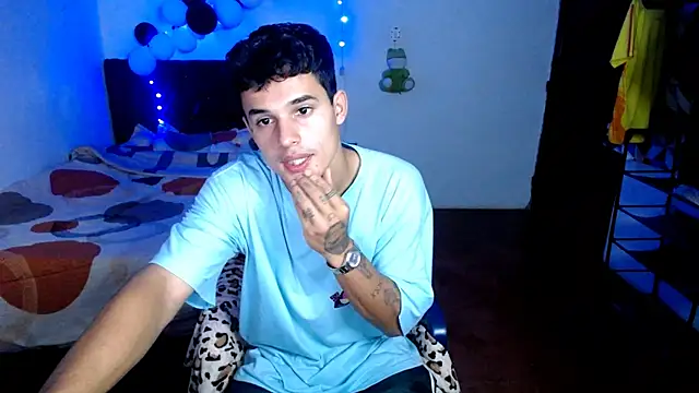 Snapshot of freddy_romas chatting on December 2025 12:40:01 AM freddy romas online show from December 2025 12:40:01 AM