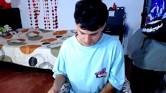 Snapshot of freddy_romas chatting on April 2026 12:20:02 PM freddy romas online show from April 2026 12:20:02 PM