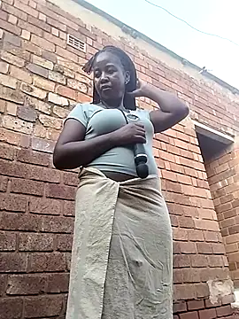 queenbboobs online show from February 2026 03:33:01 PM