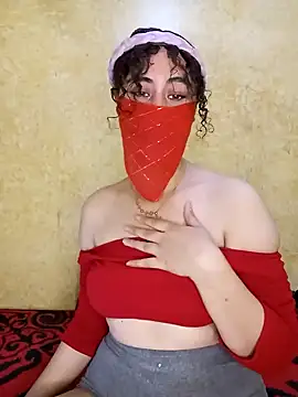 Snapshot of Lalou chatting on December 2024 02:06:01 PM Lalou online show from December 2024 02:06:01 PM