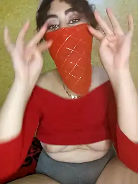 Snapshot of Lalou chatting on December 2024 05:22:01 PM Lalou online show from December 2024 05:22:01 PM