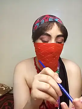 Snapshot of Lalou chatting on December 2024 04:57:01 PM Lalou online show from December 2024 04:57:01 PM