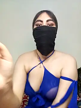 Snapshot of Lalou chatting on December 2024 01:30:02 PM Lalou online show from December 2024 01:30:02 PM