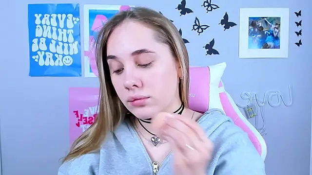 Snapshot of MiaMilas chatting on January 2025 04:36:02 AM MiaMilas online show from January 2025 04:36:02 AM