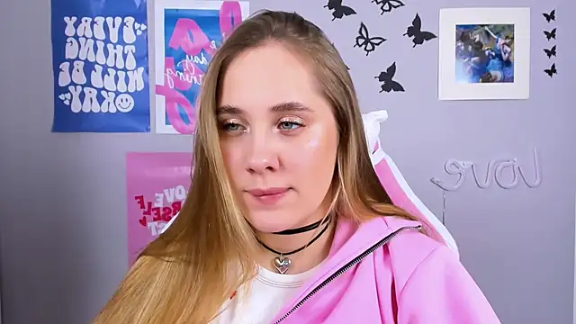 Snapshot of MiaMilas chatting on January 2025 03:05:02 AM MiaMilas online show from January 2025 03:05:02 AM