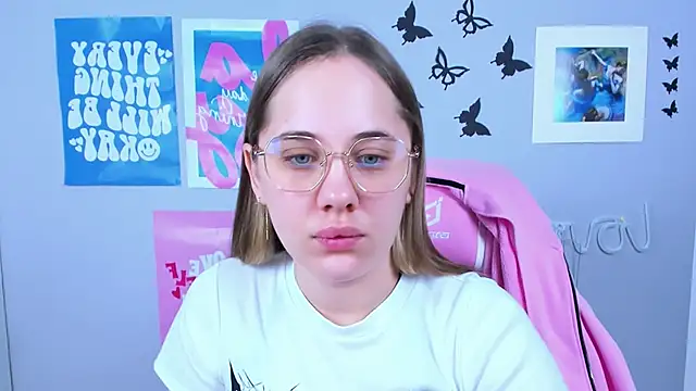 Snapshot of MiaMilas chatting on January 2025 05:09:01 AM MiaMilas online show from January 2025 05:09:01 AM