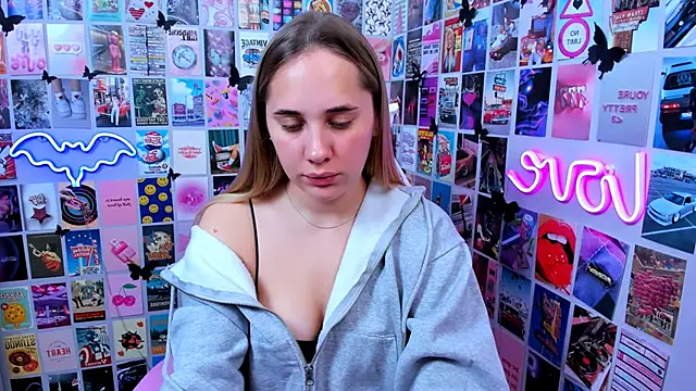 Snapshot of MiaMilas chatting on October 2025 07:22:01 PM MiaMilas online show from October 2025 07:22:01 PM