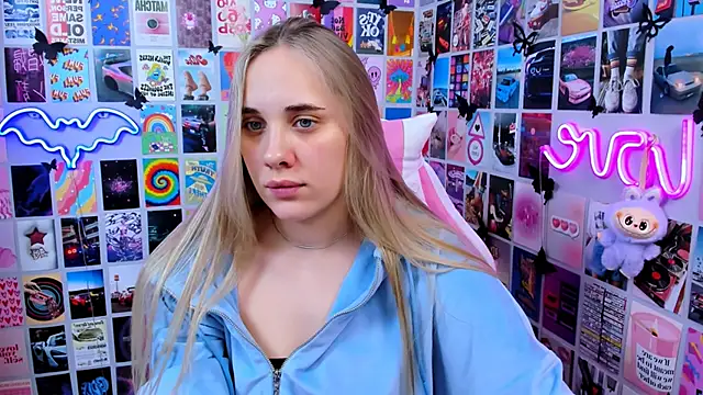 Snapshot of MiaMilas chatting on January 2026 02:32:02 PM MiaMilas online show from January 2026 02:32:02 PM