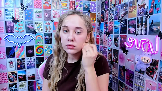 Snapshot of MiaMilas chatting on January 2026 08:50:02 AM MiaMilas online show from January 2026 08:50:02 AM