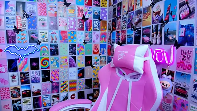 Snapshot of MiaMilas chatting on February 2026 03:08:02 PM MiaMilas online show from February 2026 03:08:02 PM