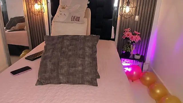 kristakinnky online show from July 2026 12:34:01 PM