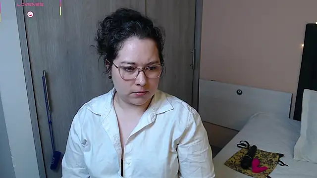 May Carlier online show from March 2025 11:11:01 PM