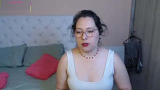 May Carlier online show from December 2025 03:56:01 AM