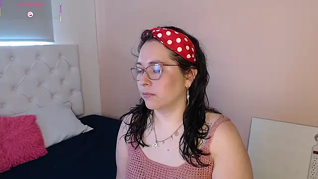 May Carlier online show from February 2026 06:23:01 PM